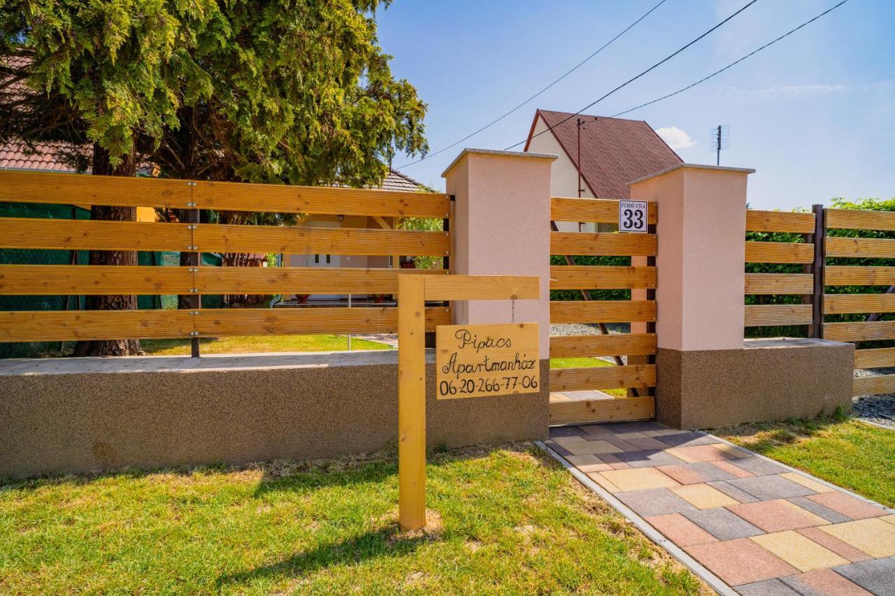 Pipacs Apartmanhaz Харканы Экстерьер фото